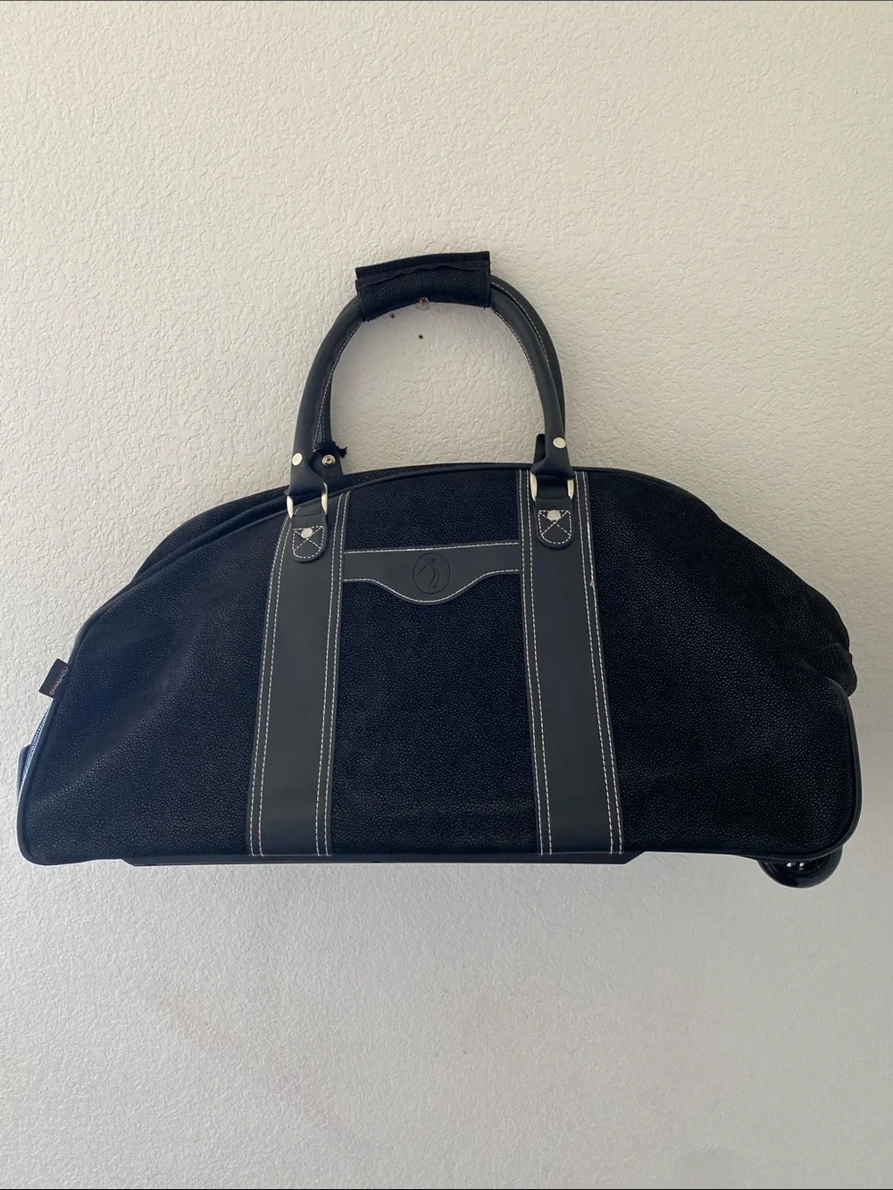 Sovrano Black Novohyde Leather Wheeled Duffel Bag with Hideaway Handle NWOT